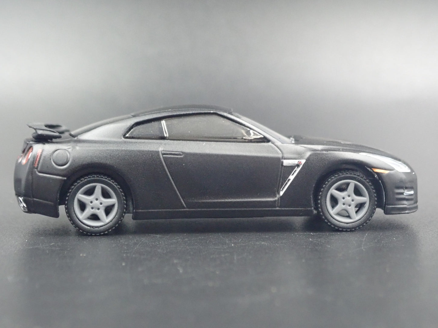 2007-2025 NISSAN SKYLINE GTR R35 BLACK 1:64 SCALE COLLECTIBLE DIECAST MODEL CAR