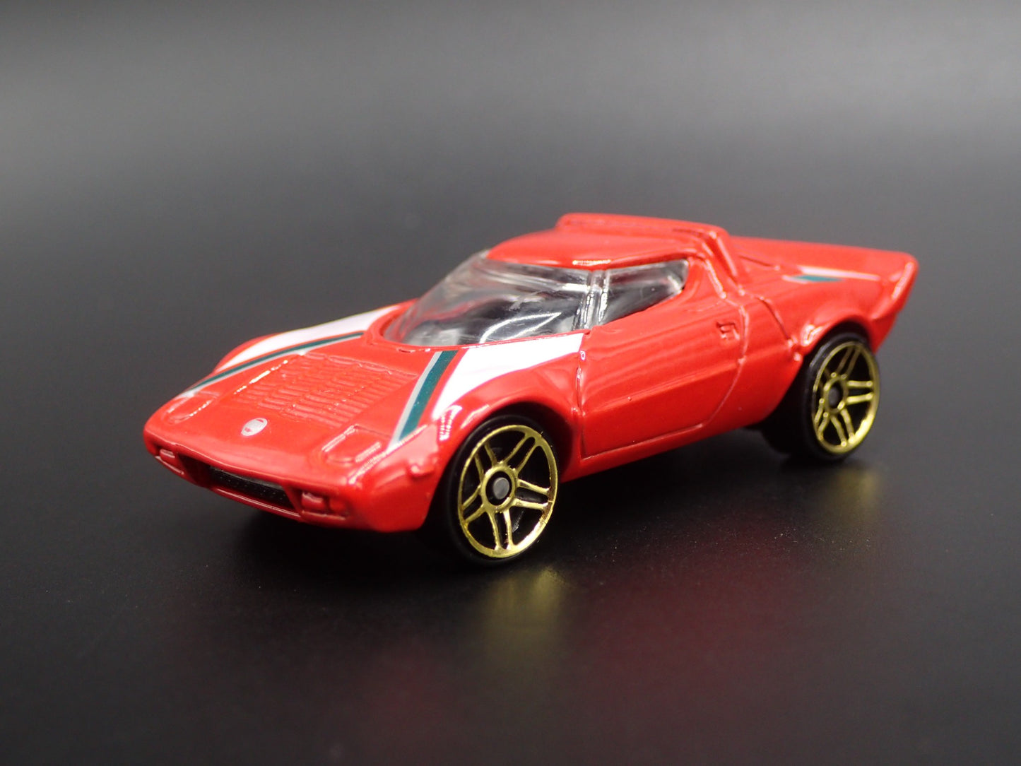 1973-1978 LANCIA STRATOS RACE CAR RED 1:64 SCALE DIORAMA DIECAST MODEL CAR