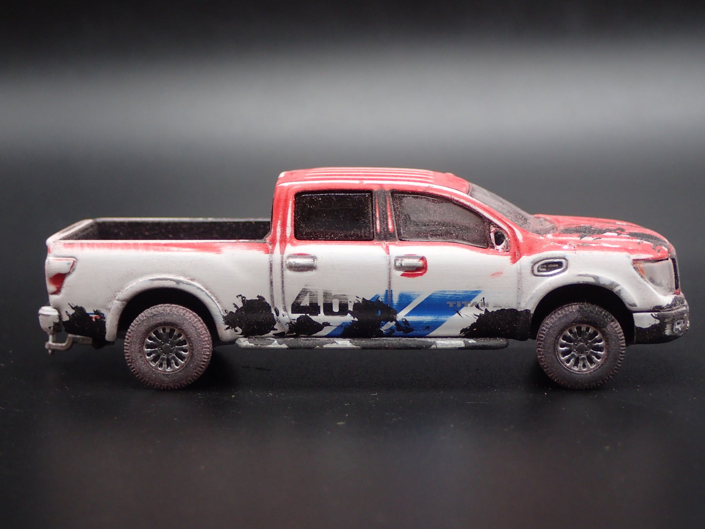 2016-204 NISSAN TITAN XD PRO-4X TRUCK W HITCH BRE 1:64 SCALE DIECAST MODEL CAR