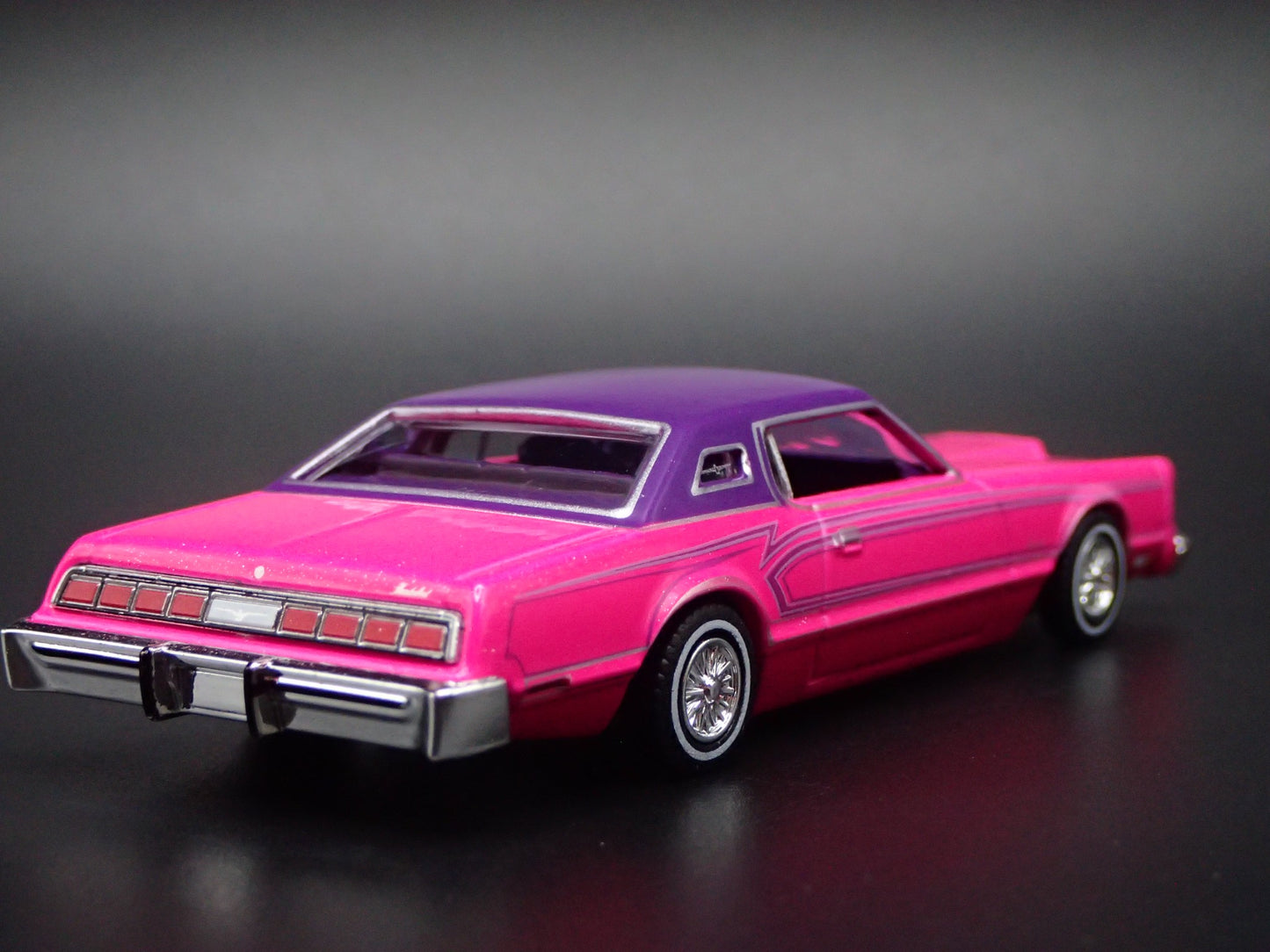 1975 75 FORD THUNDERBIRD LOWRIDER PINK 1:64 SCALE COLLECTIBLE DIECAST MODEL CAR