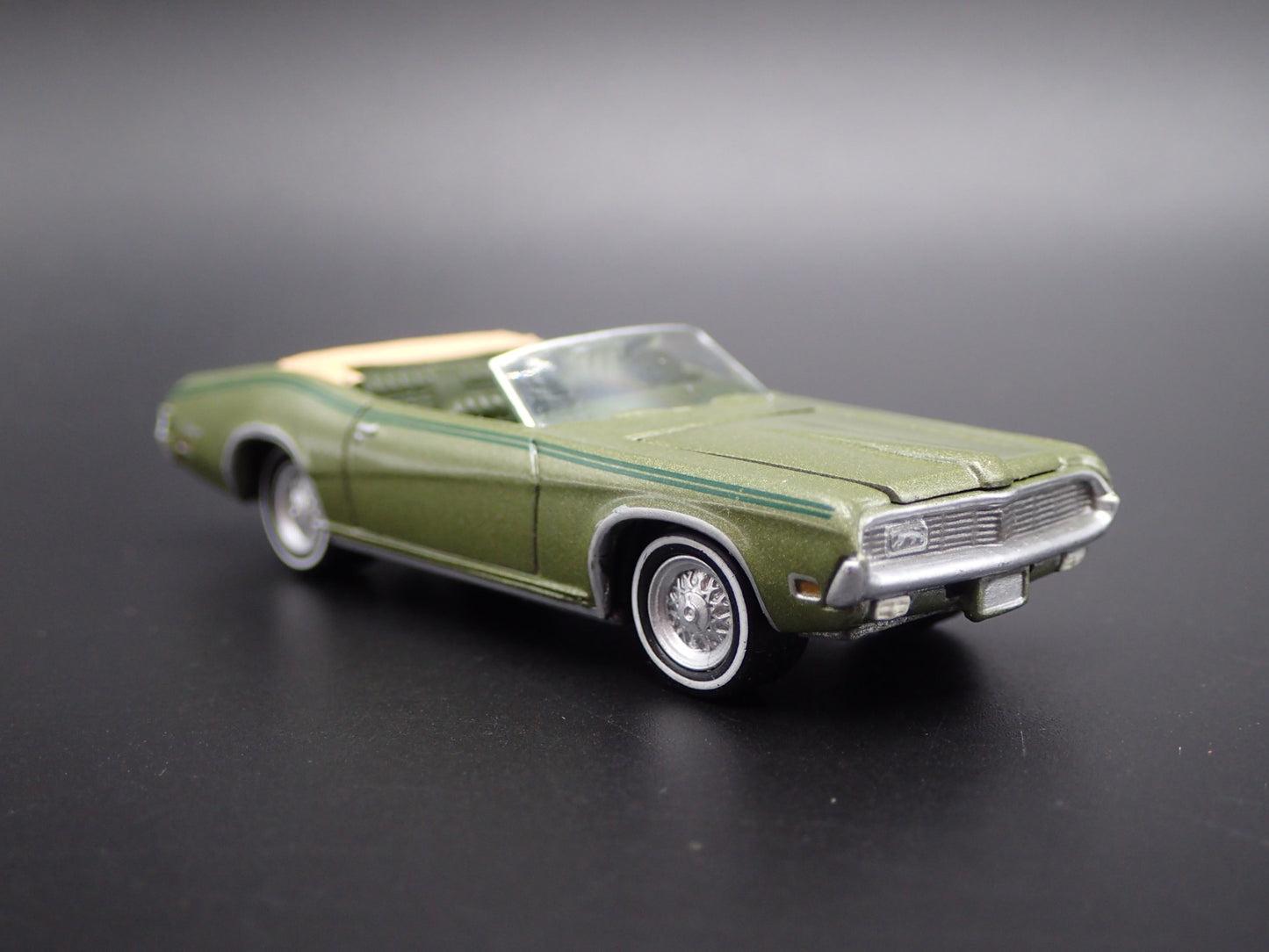 1969 69 MERC MERCURY COUGAR CONVERTIBLE 1:64 SCALE COLLECTIBLE DIECAST MODEL CAR