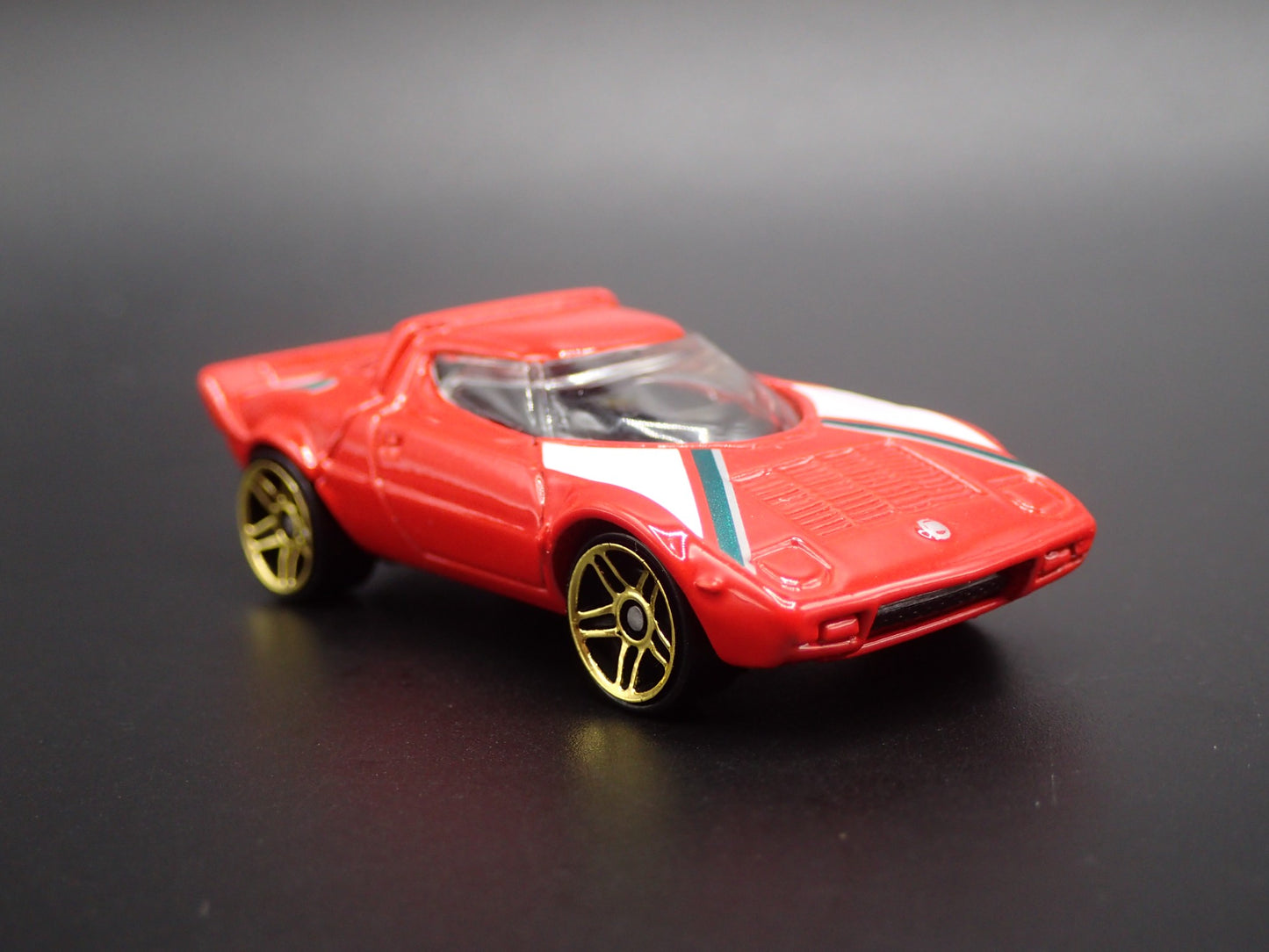 1973-1978 LANCIA STRATOS RACE CAR RED 1:64 SCALE DIORAMA DIECAST MODEL CAR