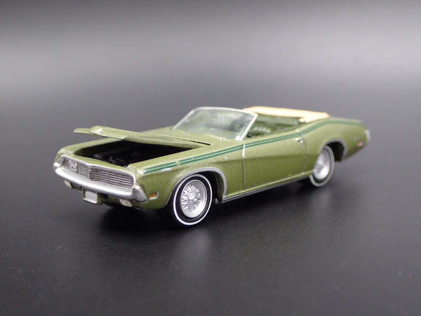 1969 69 MERC MERCURY COUGAR CONVERTIBLE 1:64 SCALE COLLECTIBLE DIECAST MODEL CAR