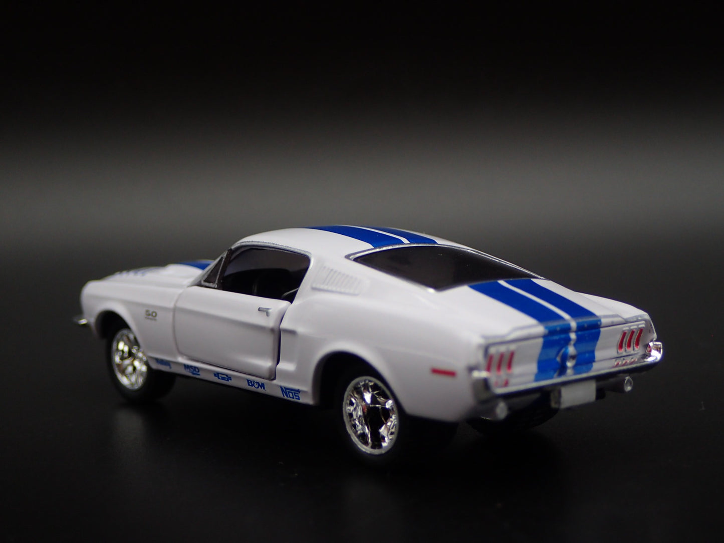 1968 68 FORD MUSTANG FASTBACK 5.0 COYOTE 1/64 SCALE DIORAMA DIECAST MODEL CAR