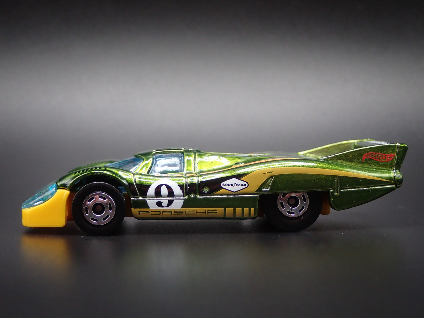 1970-1971 PORSCHE 917 LH RACING GREEN 1:64 SCALE COLLECTIBL DIECAST MODEL CAR