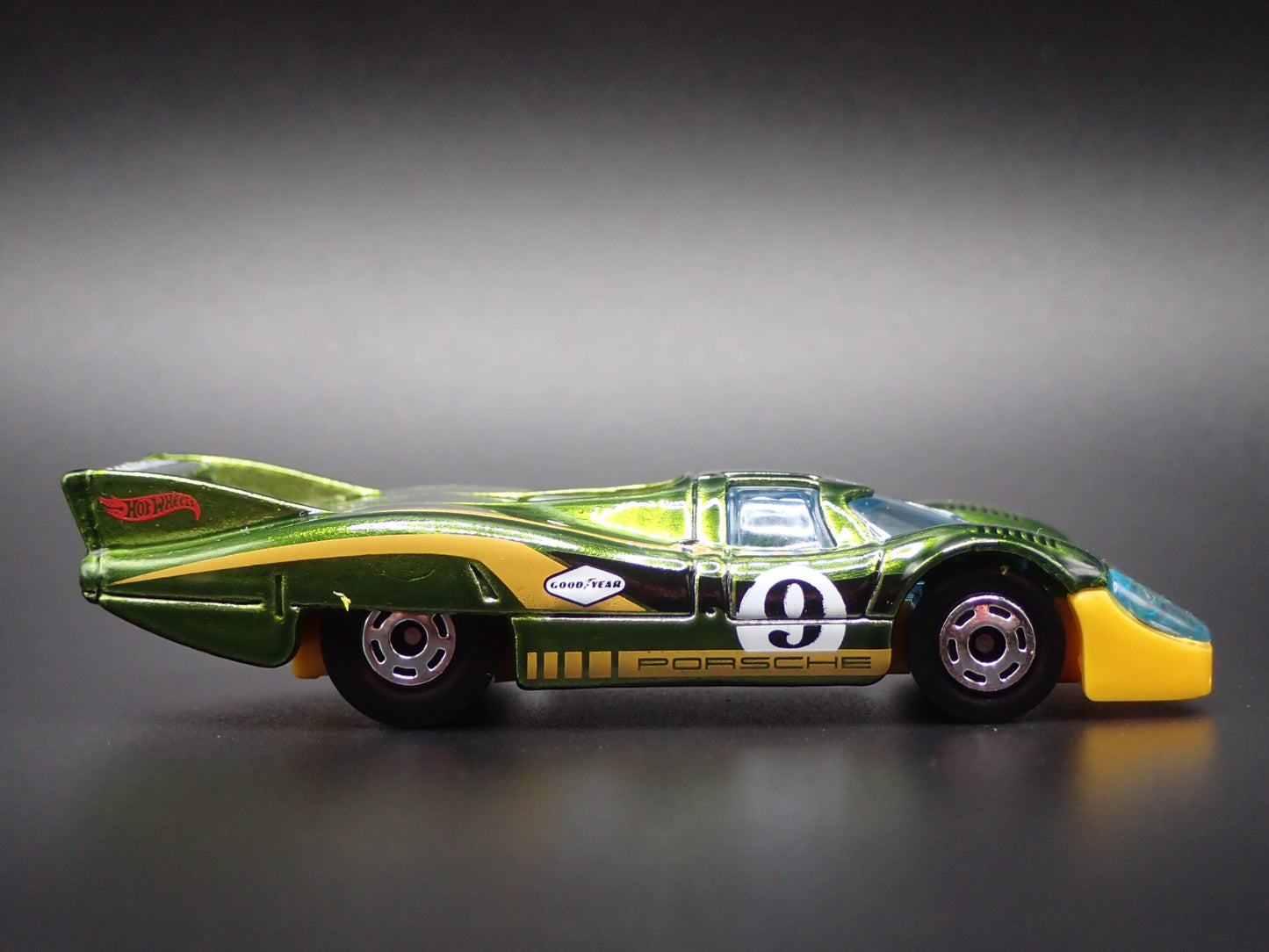 1970-1971 PORSCHE 917 LH RACING GREEN 1:64 SCALE COLLECTIBL DIECAST MODEL CAR