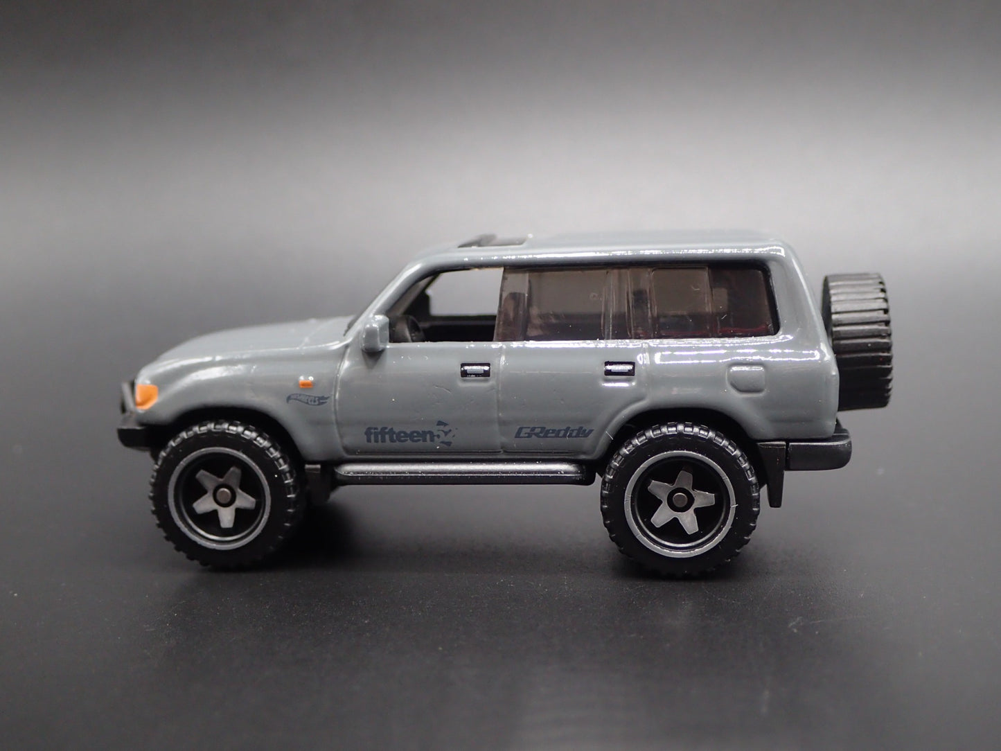 1990-1998 TOYOTA LAND CRUISER 80 GRAY RARE 1/64 SCALE DIORAMA DIECAST MODEL CAR