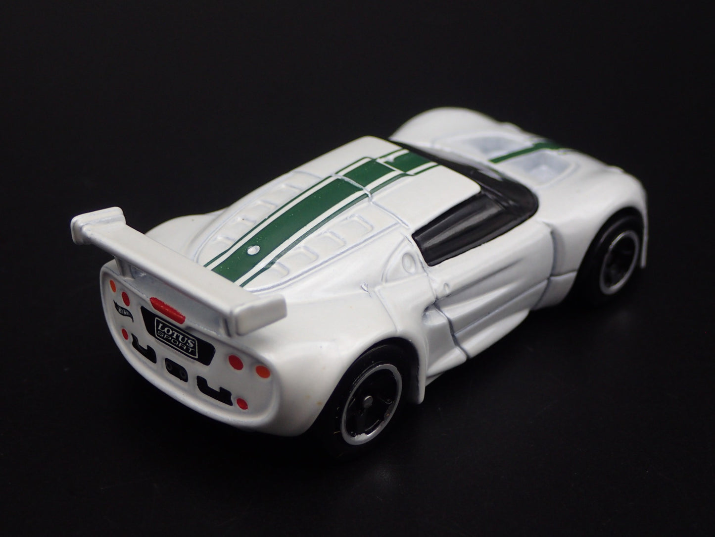 LOTUS SPORT ELISE WHITE 1/64 SCALE COLLECTIBLE DIORAMA DIECAST MODEL CAR