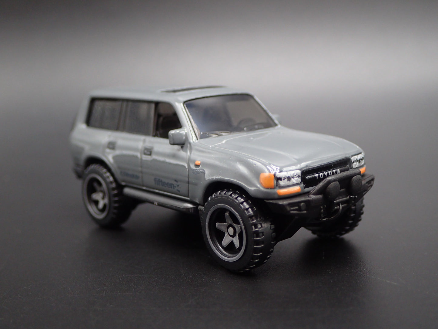 1990-1998 TOYOTA LAND CRUISER 80 GRAY RARE 1/64 SCALE DIORAMA DIECAST MODEL CAR