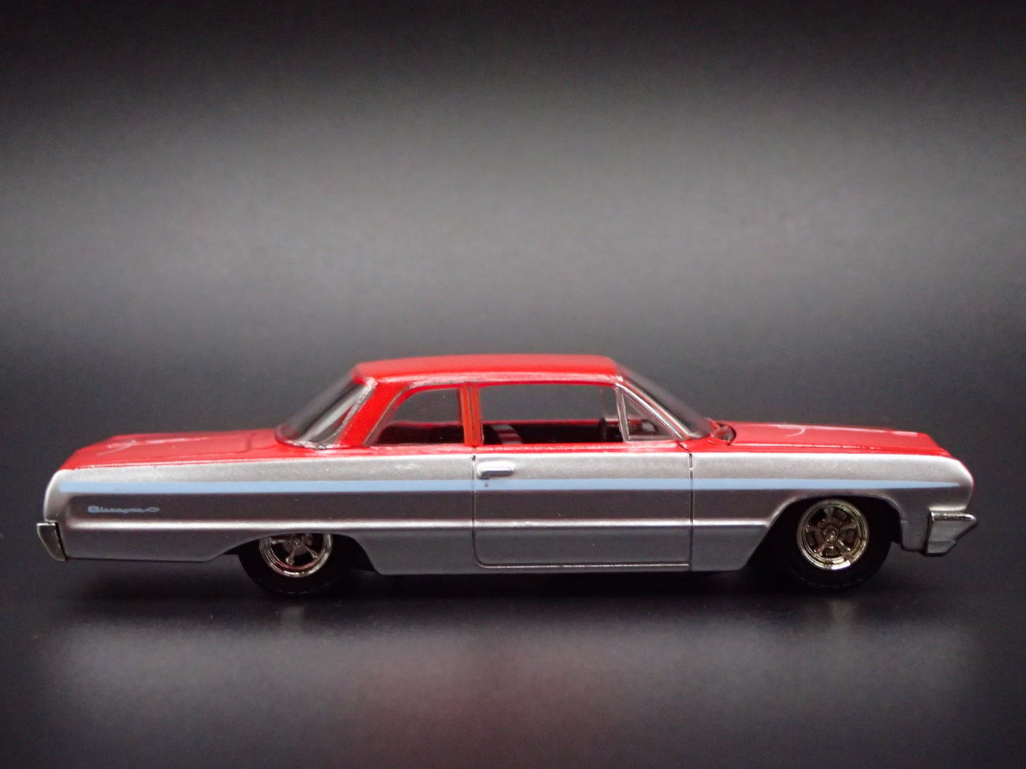 1964 64 CHEVY CHEVROLET BISCAYNE RED 1:64 SCALE DIORAMA DIECAST MODEL CAR