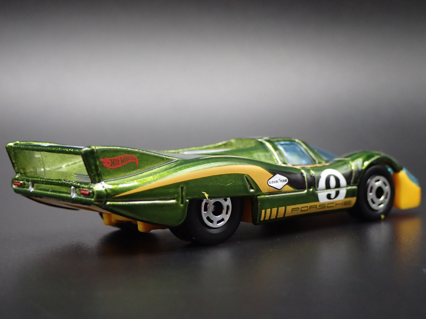 1970-1971 PORSCHE 917 LH RACING GREEN 1:64 SCALE COLLECTIBL DIECAST MODEL CAR