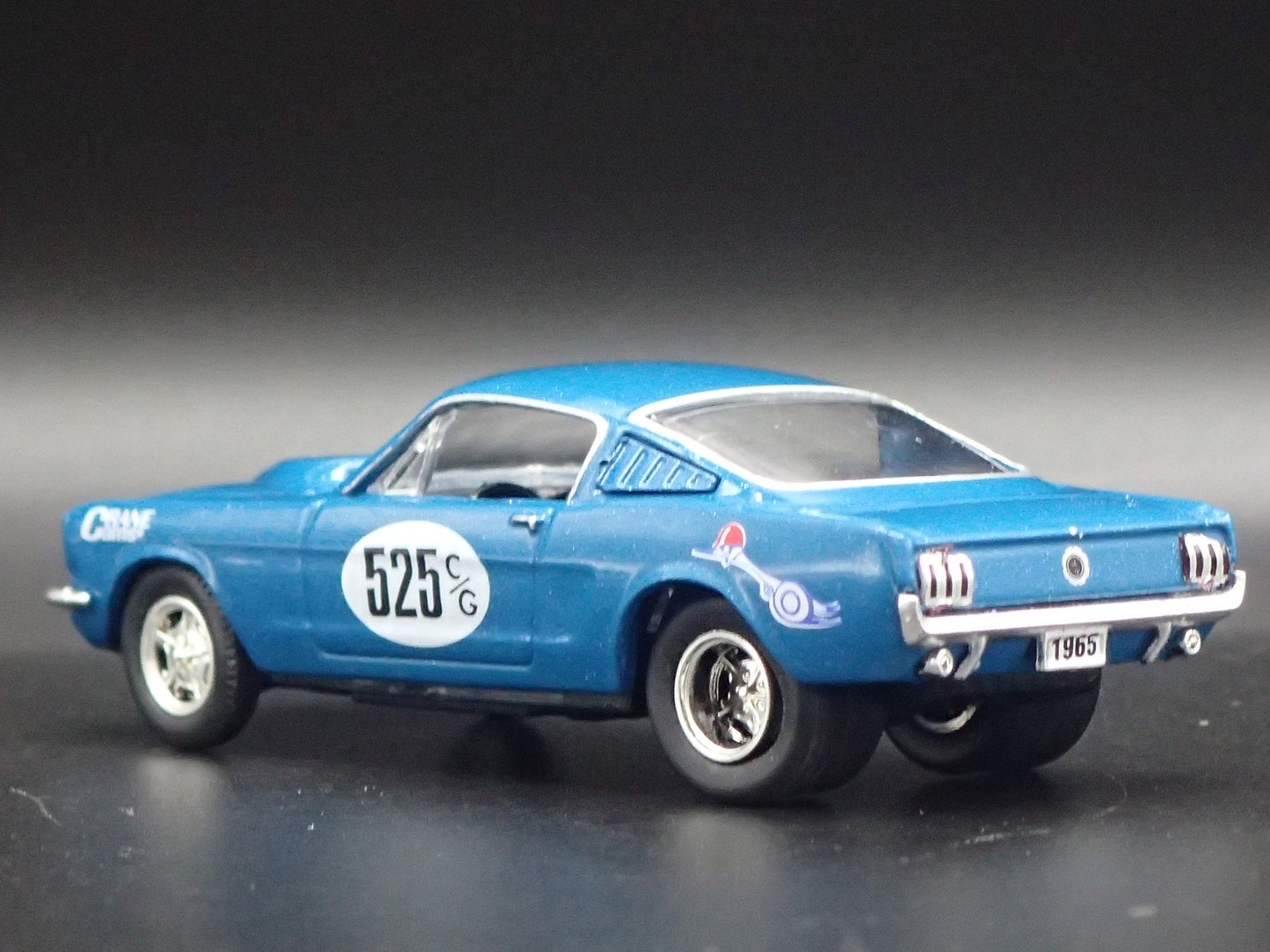 1965 65 FORD MUSTANG 2+2 FASTBACK CRANE 1/64 SCALE COLLECTIBLE DIECAST MODEL CAR