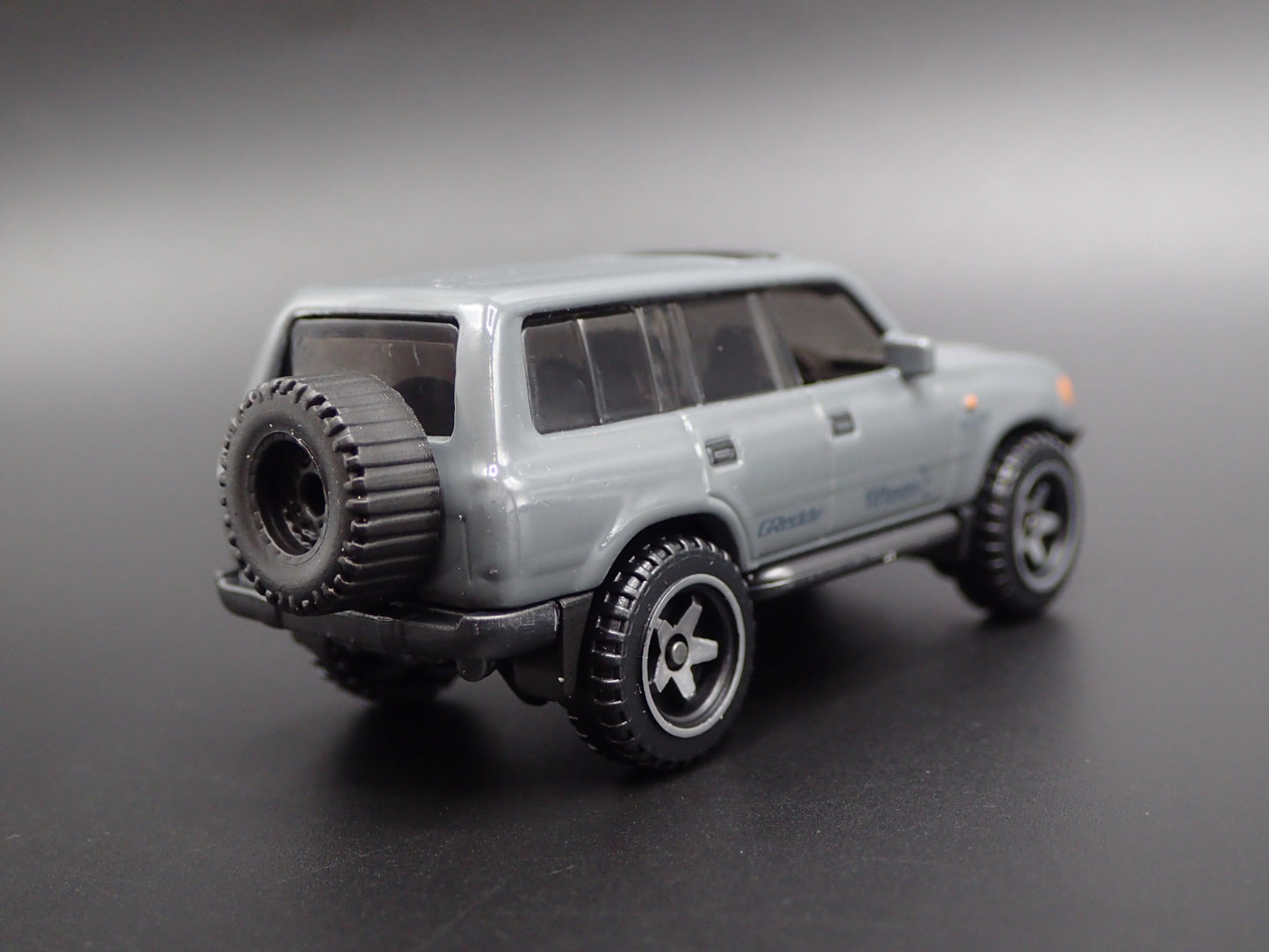 1990-1998 TOYOTA LAND CRUISER 80 GRAY RARE 1/64 SCALE DIORAMA DIECAST MODEL CAR