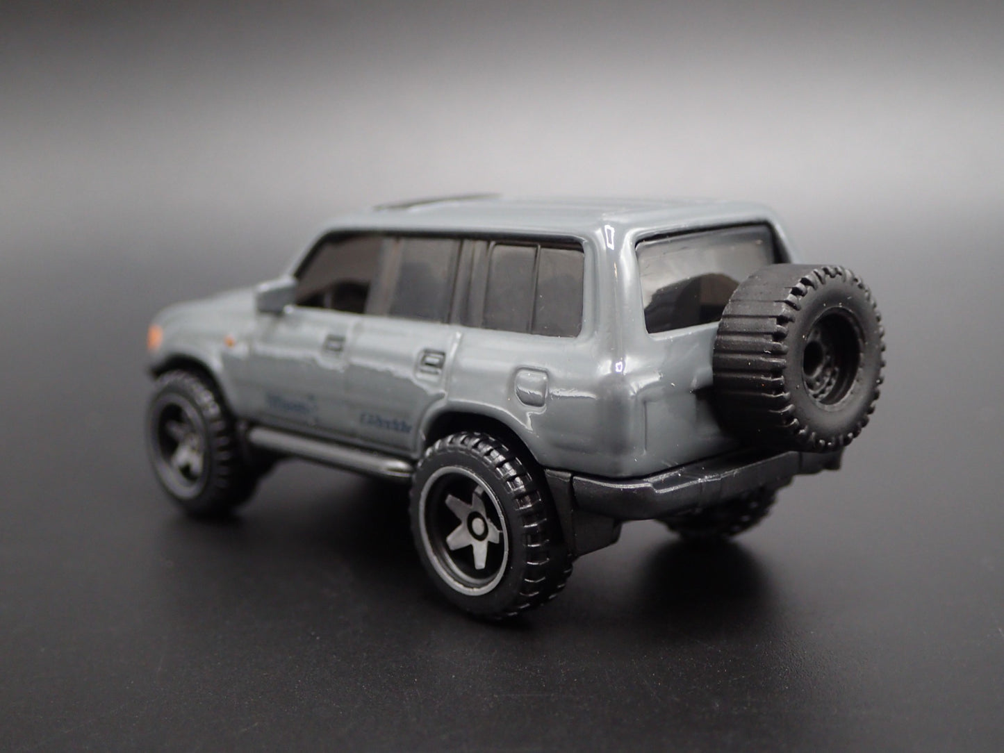 1990-1998 TOYOTA LAND CRUISER 80 GRAY RARE 1/64 SCALE DIORAMA DIECAST MODEL CAR