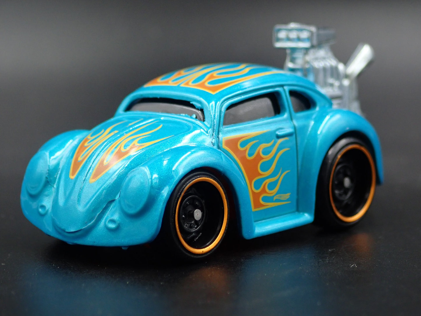 1960-1967 VW VOLKSWAGEN CLASSIC BEETLE BUG 1:64 SCALE DIORAMA DIECAST MODEL CAR