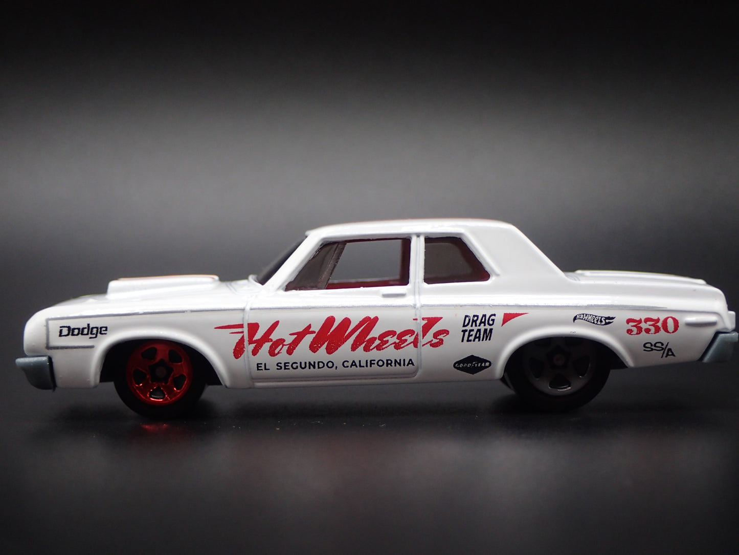1964 64 DODGE 330 NHRA RARE 1/64 SCALE COLLECTIBLE DIORAMA DIECAST MODEL CAR