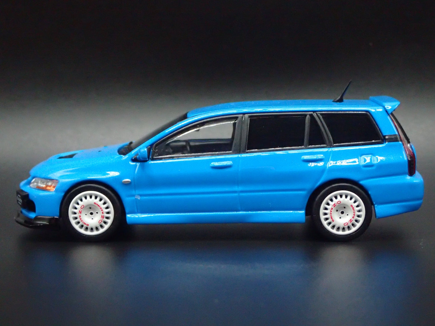 2005-2007 MITSUBISHI LANCER EVOLUTION EVO IX WAGON 1:64 SCALE DIECAST MODEL CAR