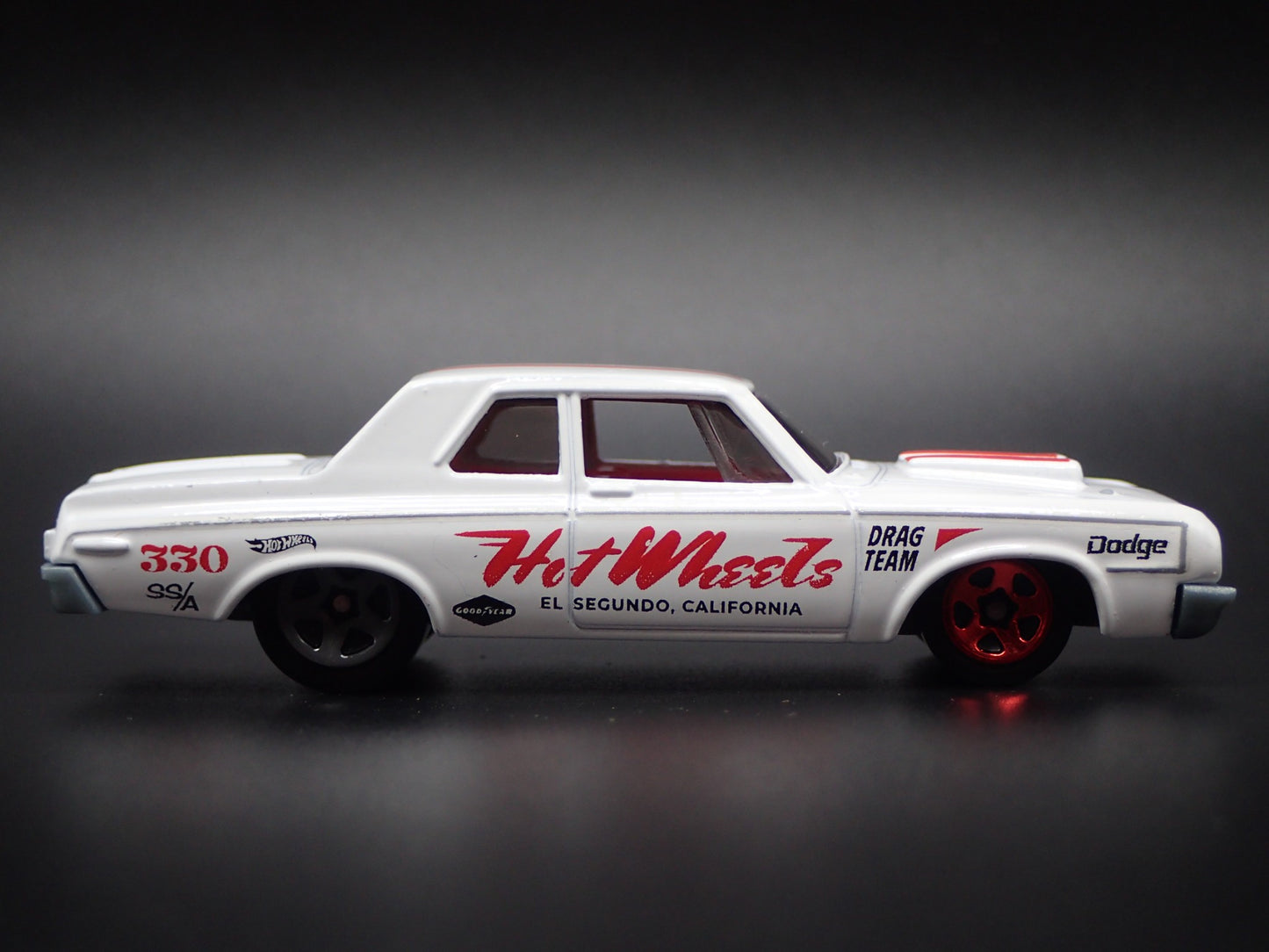 1964 64 DODGE 330 NHRA RARE 1/64 SCALE COLLECTIBLE DIORAMA DIECAST MODEL CAR