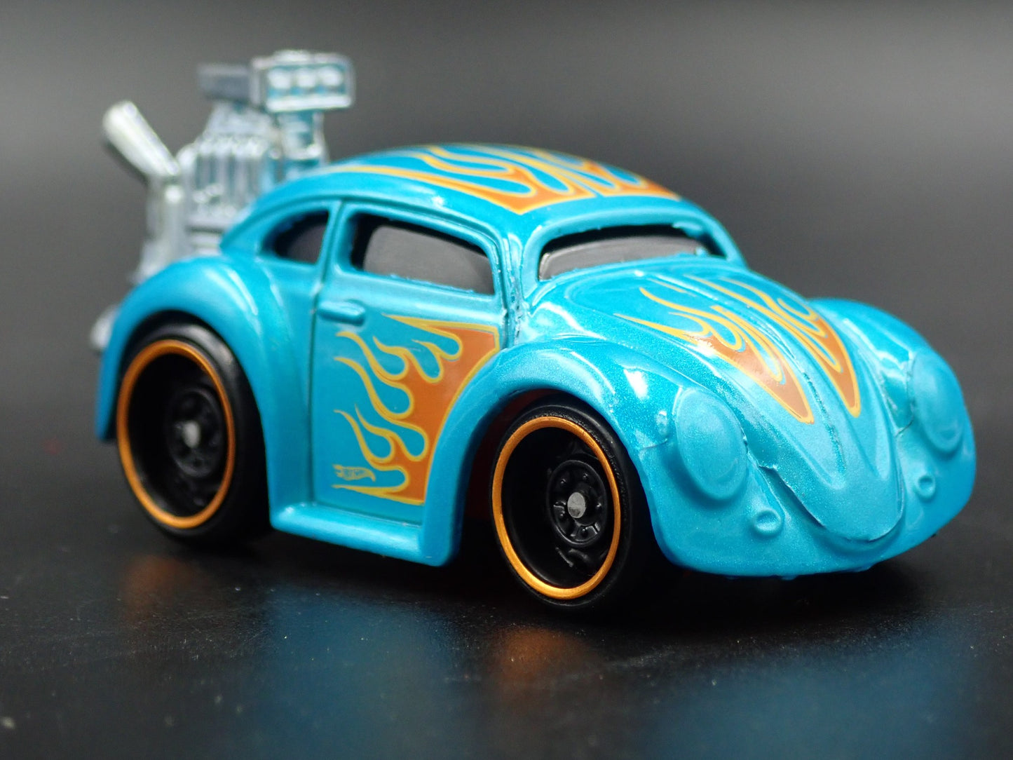 1960-1967 VW VOLKSWAGEN CLASSIC BEETLE BUG 1:64 SCALE DIORAMA DIECAST MODEL CAR