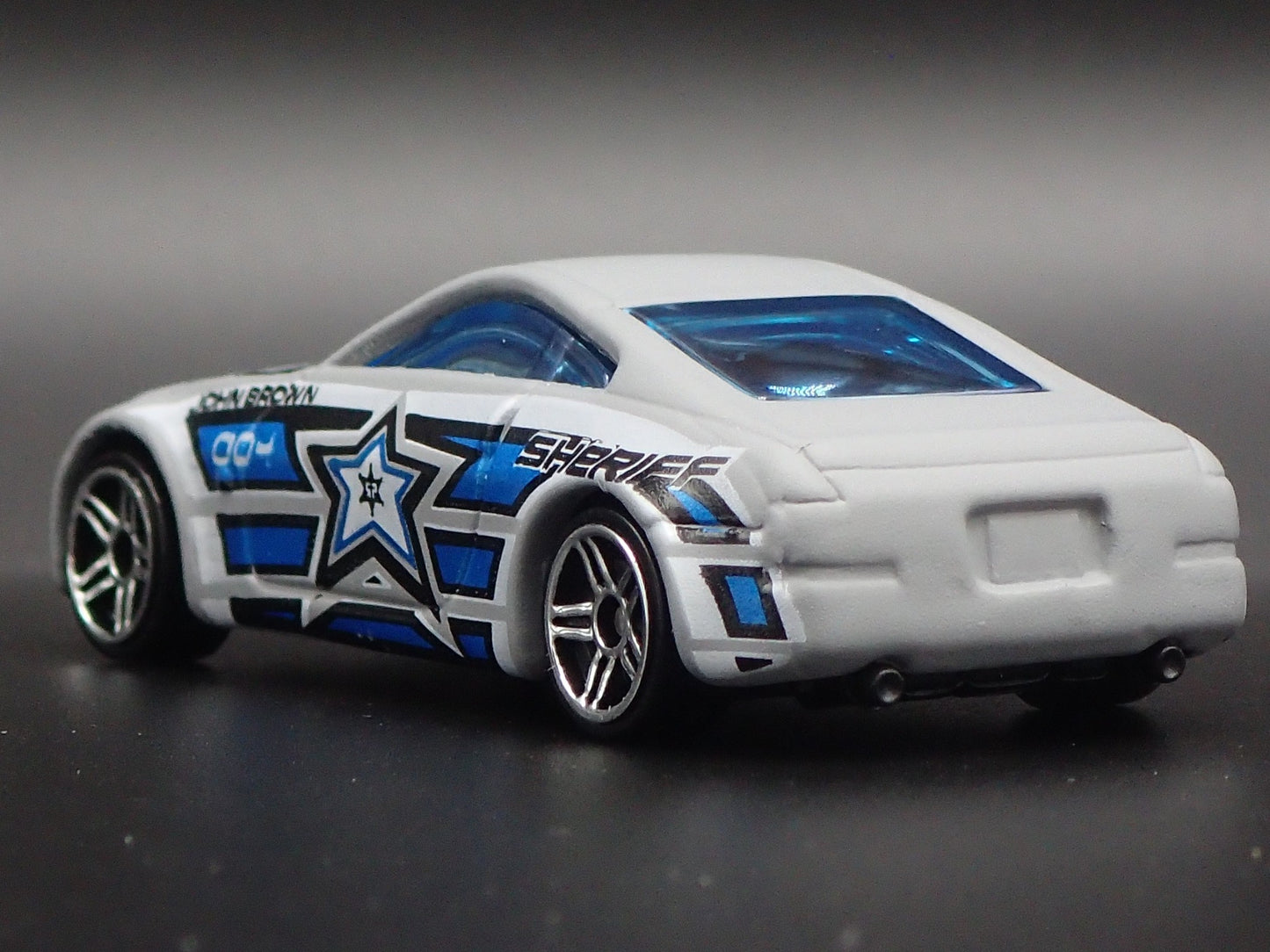 2003-2009 NISSAN 350Z SHERIFF 1:64 SCALE COLLECTIBLE DIORAMA DIECAST MODEL CAR