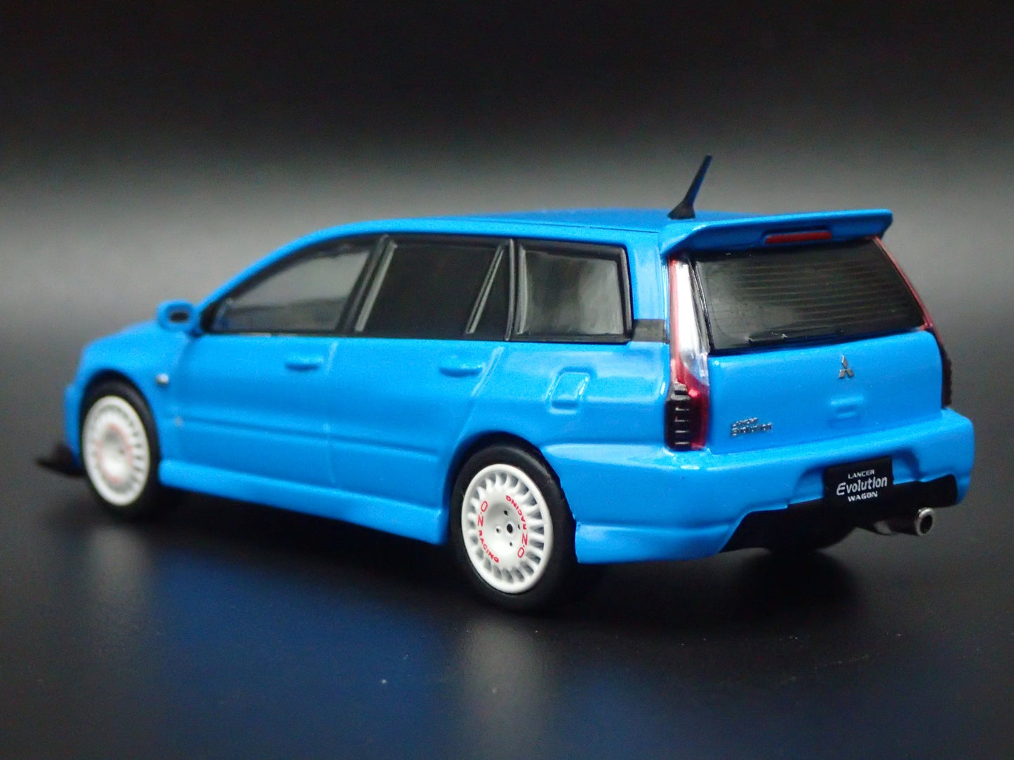 2005-2007 MITSUBISHI LANCER EVOLUTION EVO IX WAGON 1:64 SCALE DIECAST MODEL CAR