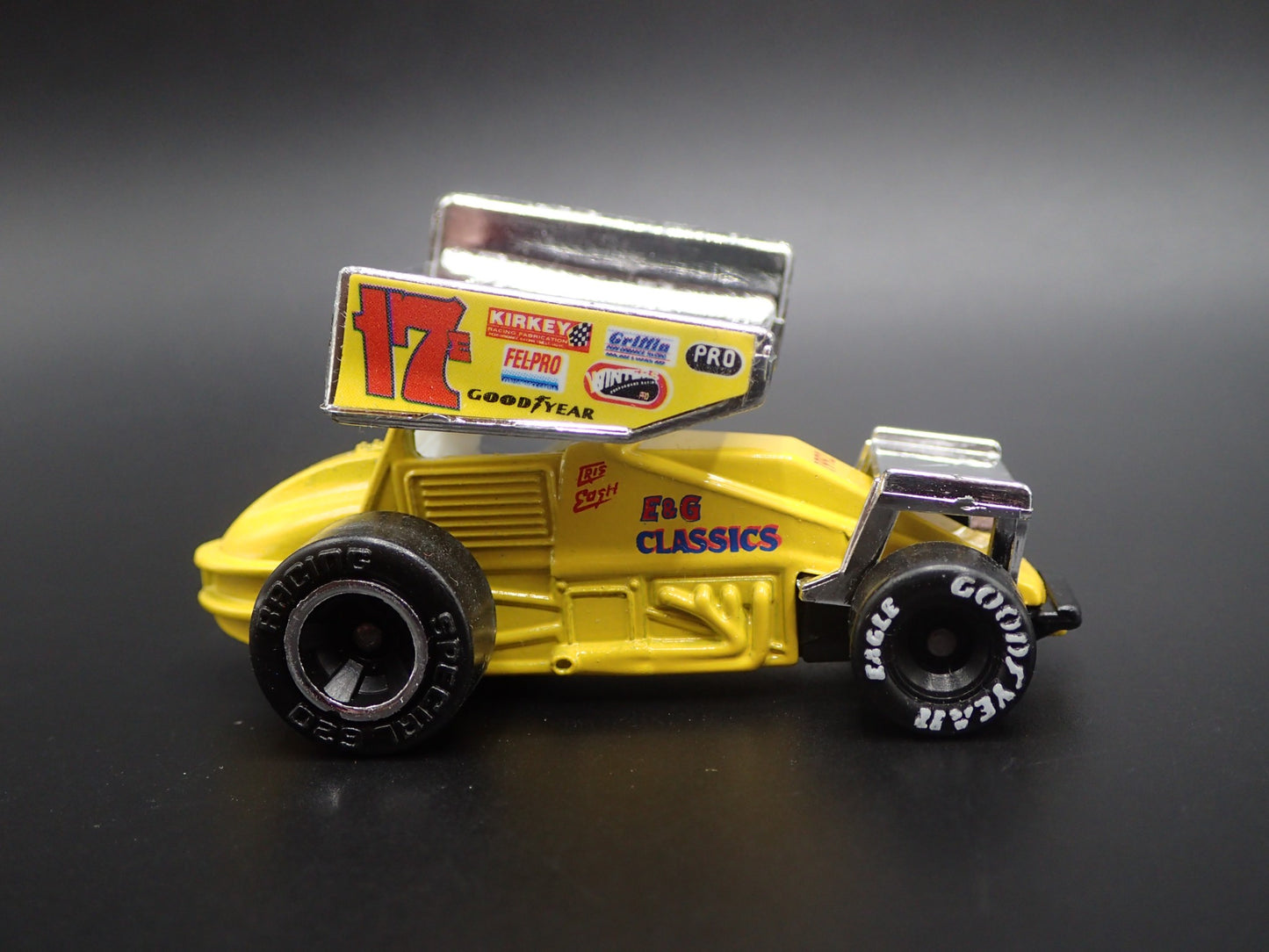 SPRINT CAR #17E CRIS EASH E& G CLASSICS 1:64 SCALE DIORAMA DIECAST MODEL CAR