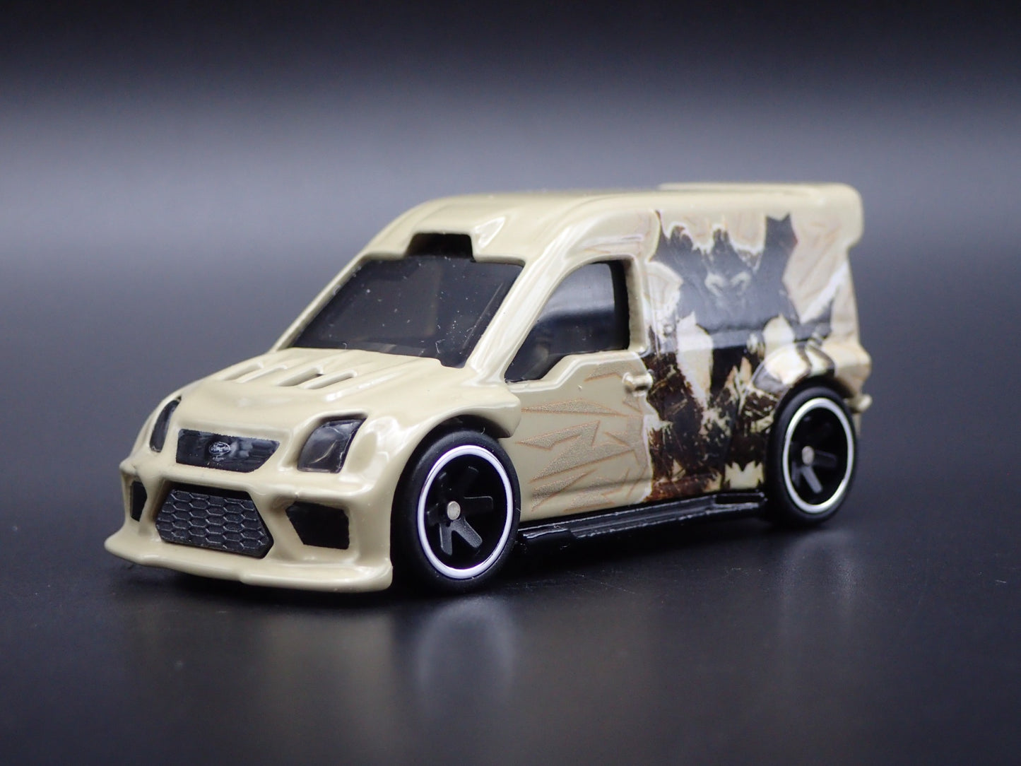 FORD TRANSIT CONNECT VAN BATMAN 1:64 SCALE COLLECTIBLE DIORAMA DIECAST MODEL CAR