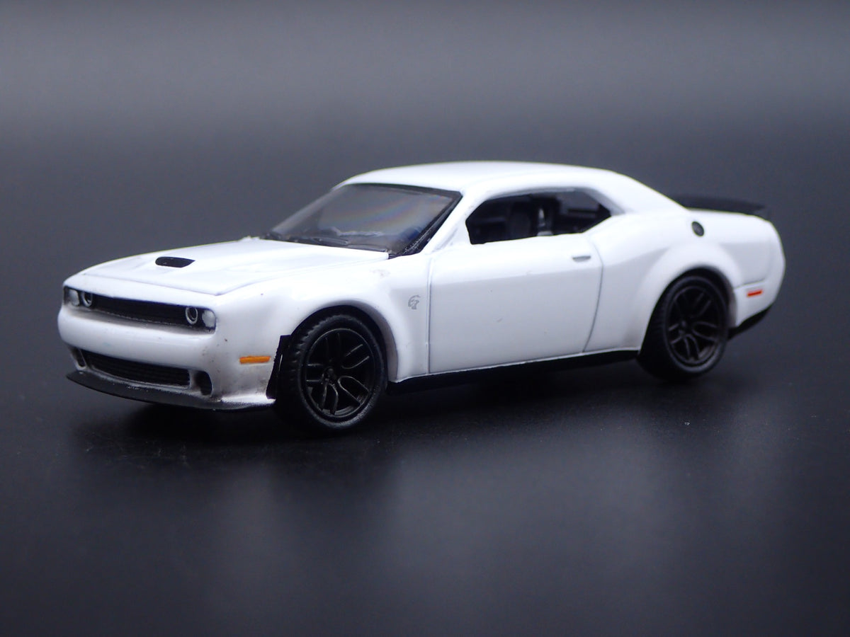 2018 18 DODGE CHALLENGER SRT HELLCAT RARE 1/64 SCALE DIORAMA DIECAST MODEL CAR-Burning Rubber Toy Company