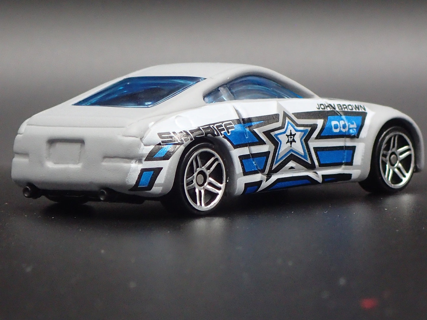 2003-2009 NISSAN 350Z SHERIFF 1:64 SCALE COLLECTIBLE DIORAMA DIECAST MODEL CAR