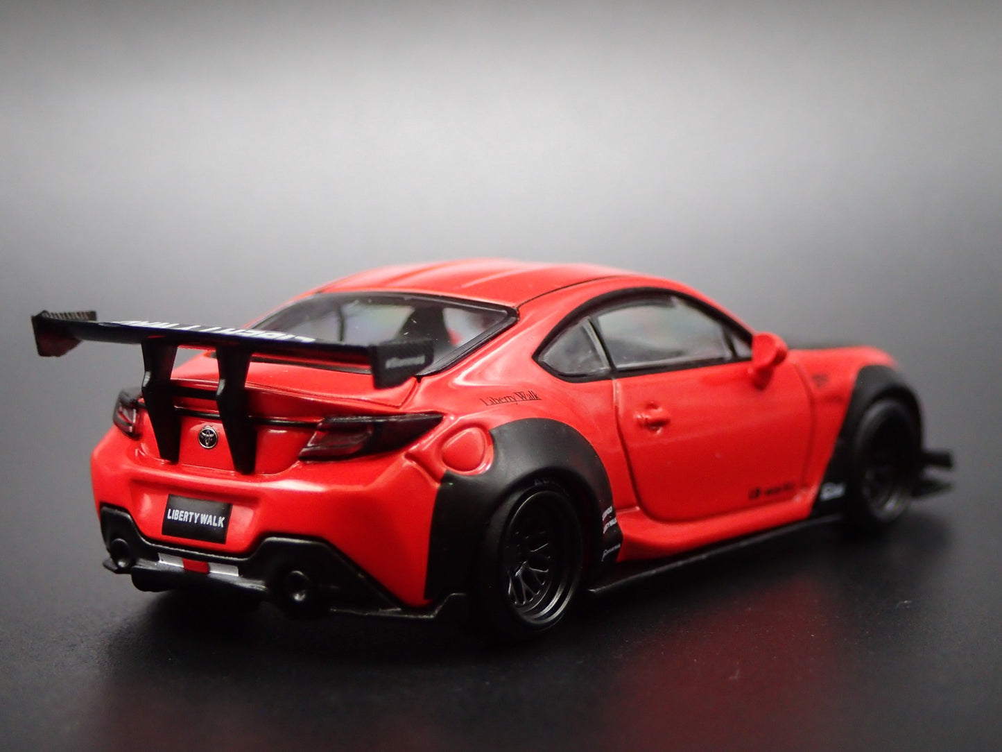 2021-2025 TOYOTA GR86 LB NATION 1/64 SCALE COLLECTIBLE DIORAMA DIECAST MODEL CAR