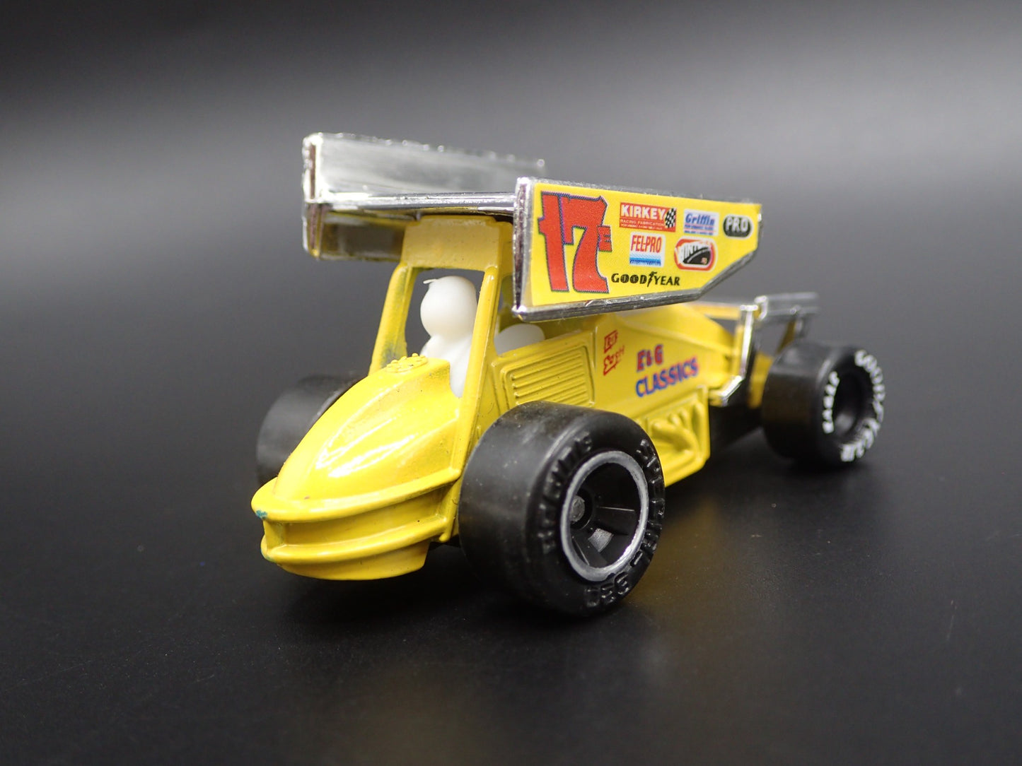 SPRINT CAR #17E CRIS EASH E& G CLASSICS 1:64 SCALE DIORAMA DIECAST MODEL CAR