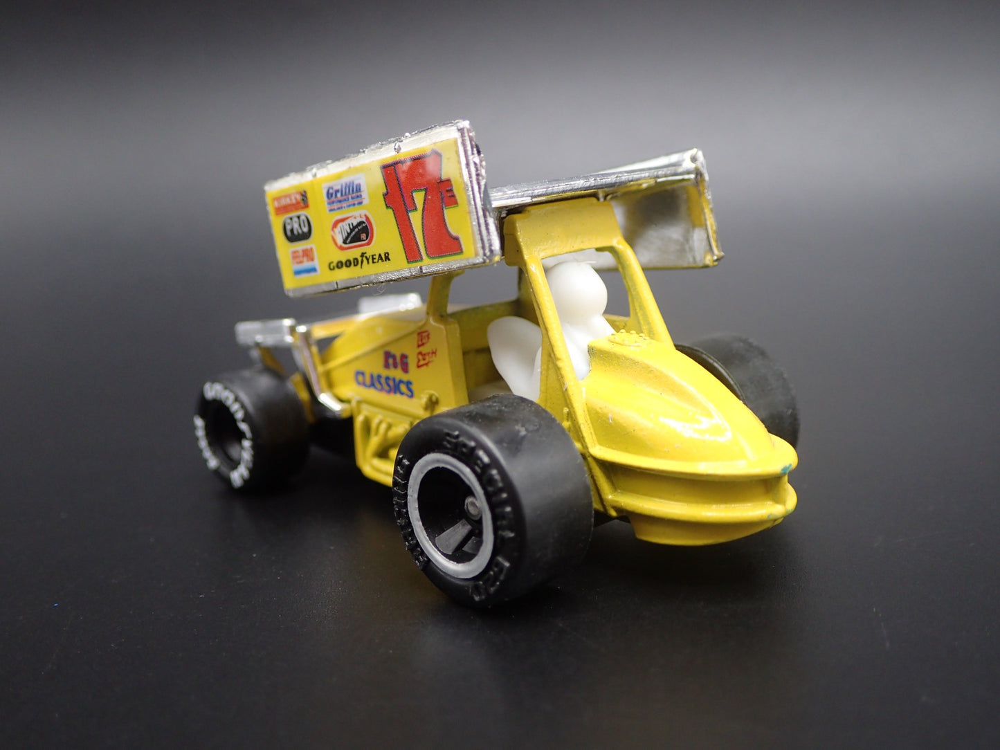 SPRINT CAR #17E CRIS EASH E& G CLASSICS 1:64 SCALE DIORAMA DIECAST MODEL CAR