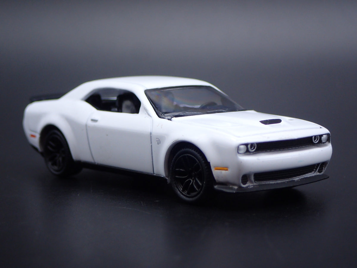 2018 18 DODGE CHALLENGER SRT HELLCAT RARE 1/64 SCALE DIORAMA DIECAST MODEL CAR-Burning Rubber Toy Company