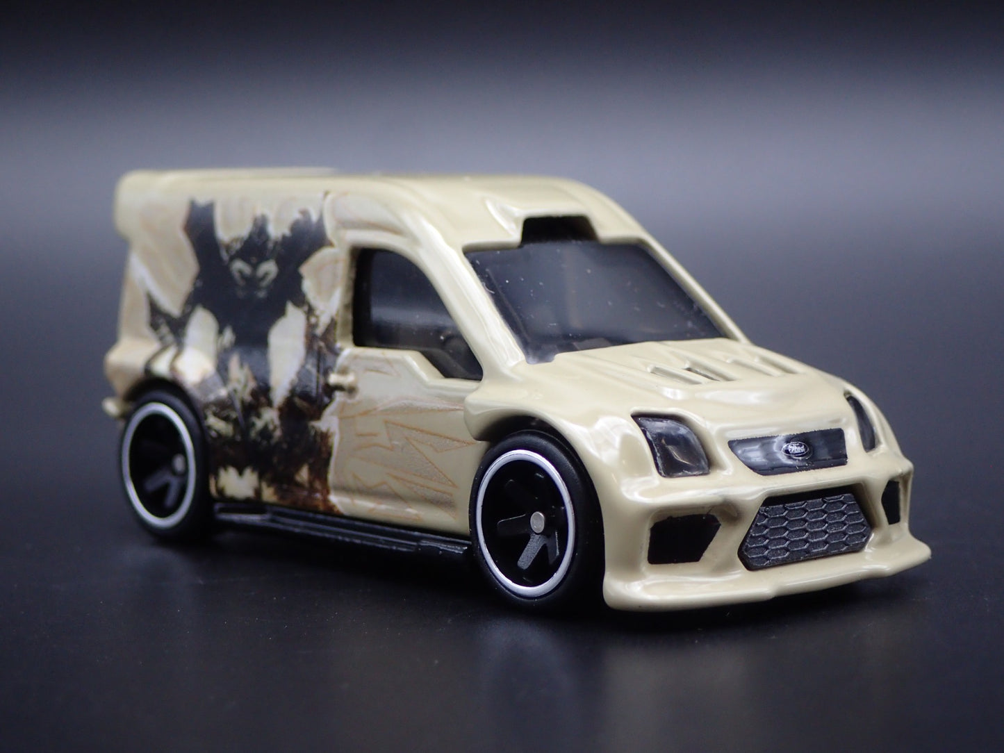 FORD TRANSIT CONNECT VAN BATMAN 1:64 SCALE COLLECTIBLE DIORAMA DIECAST MODEL CAR