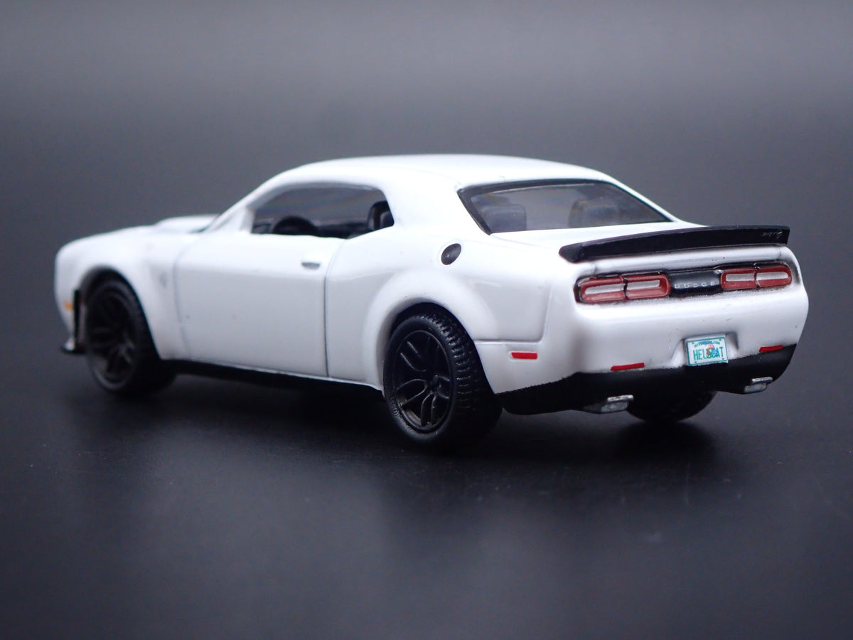 2018 18 DODGE CHALLENGER SRT HELLCAT RARE 1/64 SCALE DIORAMA DIECAST MODEL CAR-Burning Rubber Toy Company