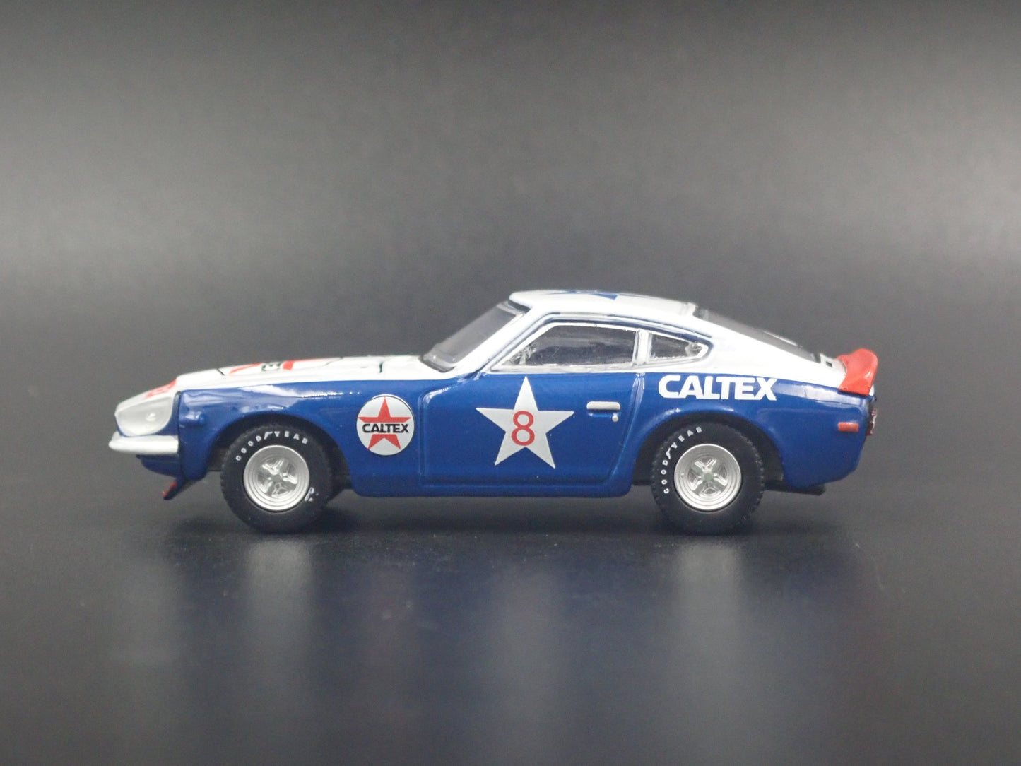 1970-1973 DATSUN 240Z CALTEX 1:64 SCALE COLLECTIBLE DIORAMA DIECAST MODEL CAR