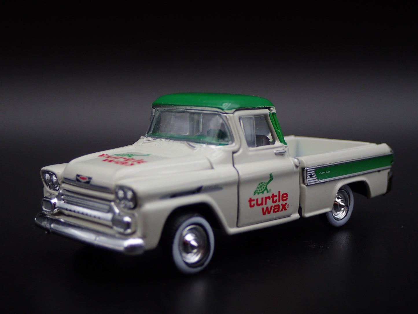 1958 58 CHEVY CHEVROLET APACHE CAMEO PICKUP TRUCK  1:64 SCALE DIECAST MODEL CAR