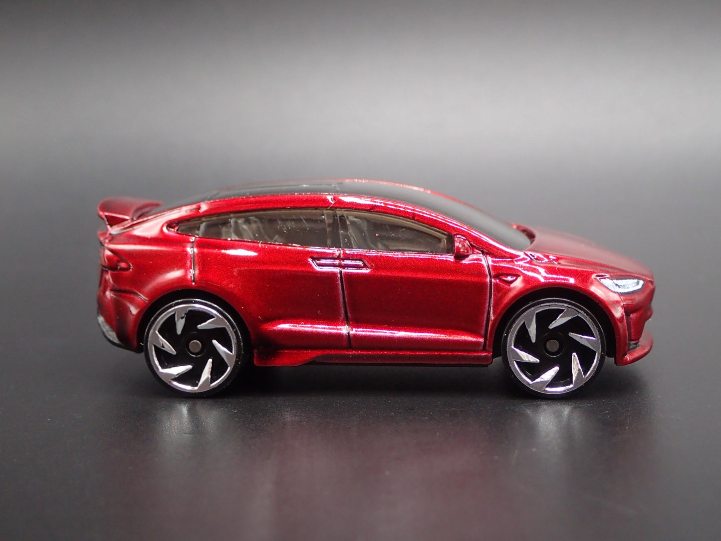 2016-2025 TESLA MODEL X SUV RED 1:64 SCALE COLLECTIBLE DIORAMA DIECAST MODEL CAR