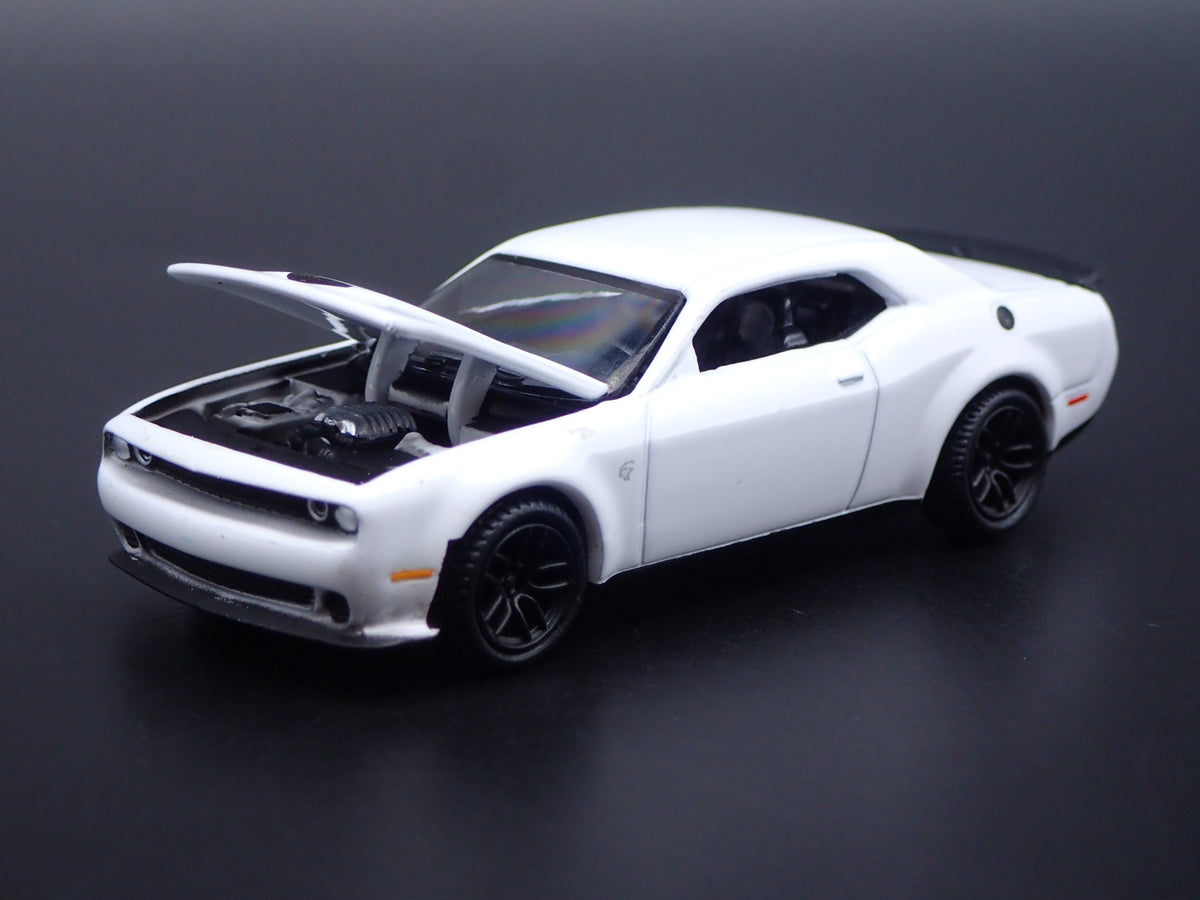 2018 18 DODGE CHALLENGER SRT HELLCAT RARE 1/64 SCALE DIORAMA DIECAST MODEL CAR-Burning Rubber Toy Company