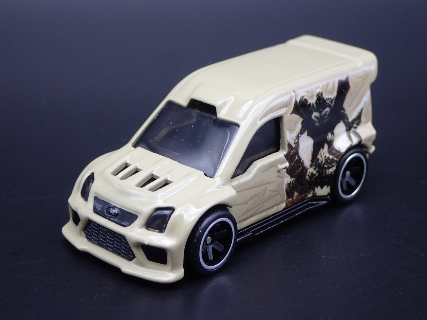 FORD TRANSIT CONNECT VAN BATMAN 1:64 SCALE COLLECTIBLE DIORAMA DIECAST MODEL CAR