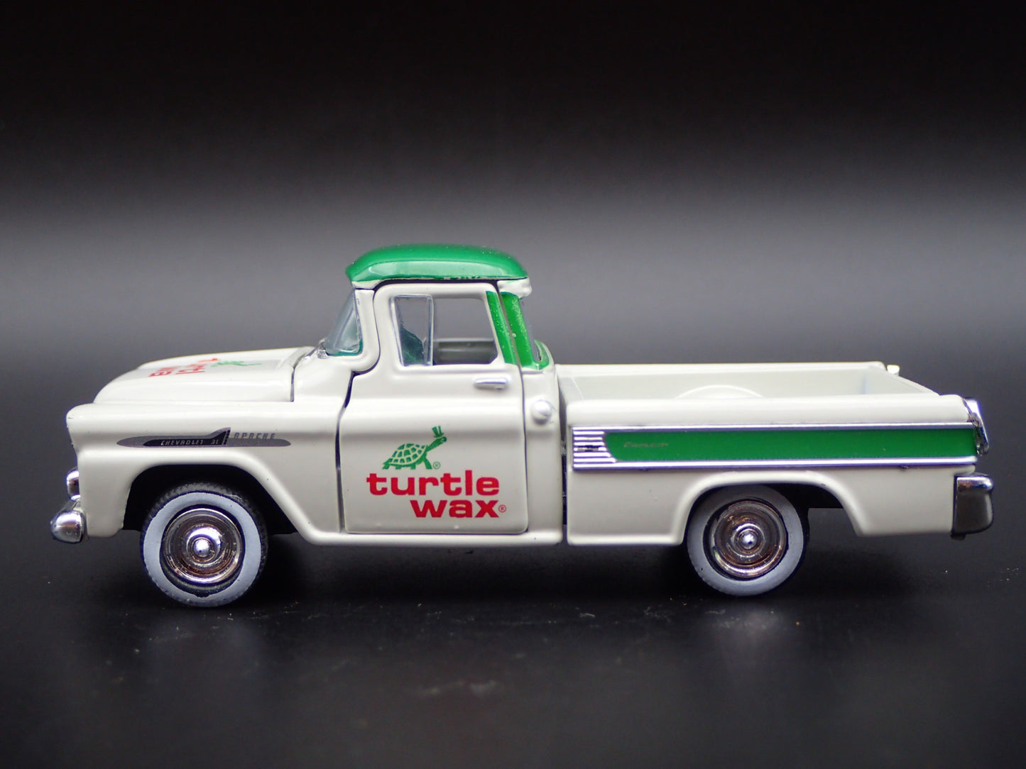 1958 58 CHEVY CHEVROLET APACHE CAMEO PICKUP TRUCK  1:64 SCALE DIECAST MODEL CAR