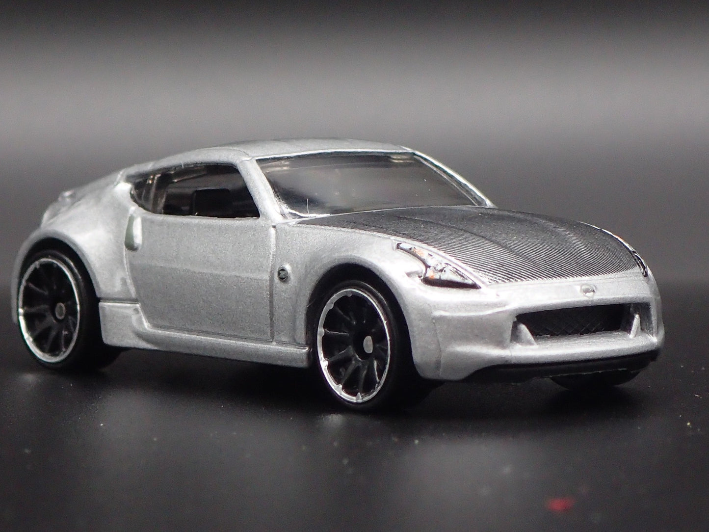 2009-2020 NISSAN 370Z SILVER 1:64 SCALE COLLECTIBLE DIORAMA DIECAST MODEL CAR