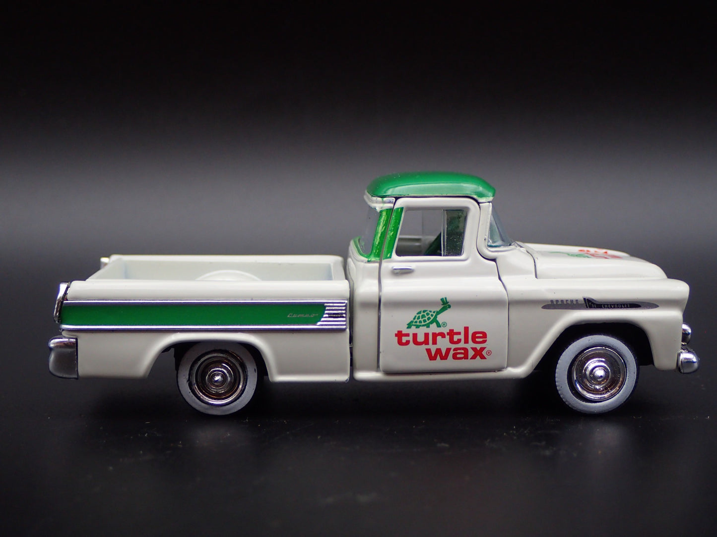 1958 58 CHEVY CHEVROLET APACHE CAMEO PICKUP TRUCK  1:64 SCALE DIECAST MODEL CAR