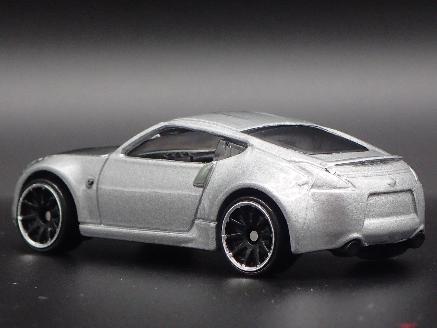 2009-2020 NISSAN 370Z SILVER 1:64 SCALE COLLECTIBLE DIORAMA DIECAST MODEL CAR