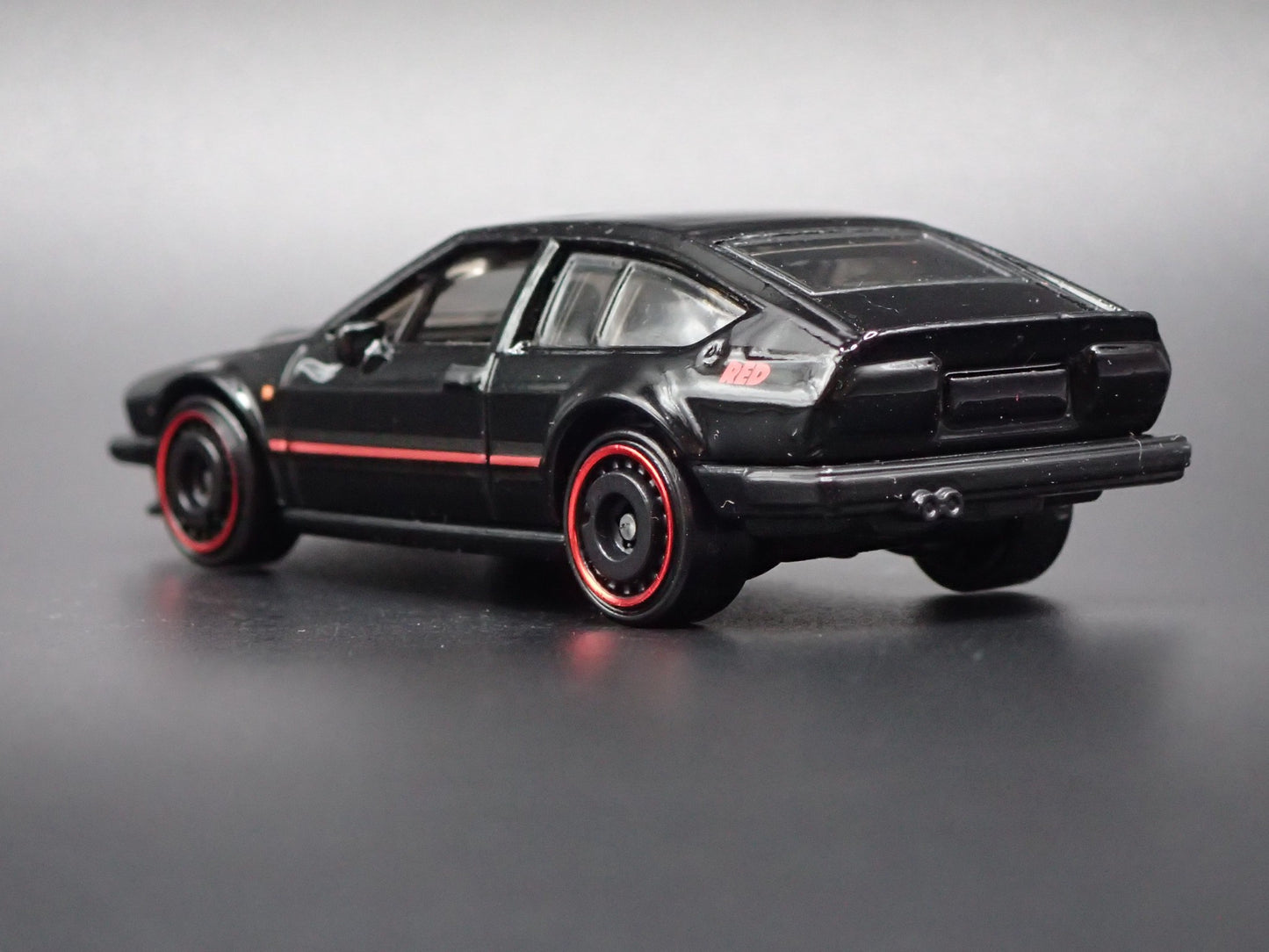 1981-1987 ALFA ROMEO GTV6 3.0 BLACK 1:64 SCALE COLLECTIBLE DIECAST MODEL CAR