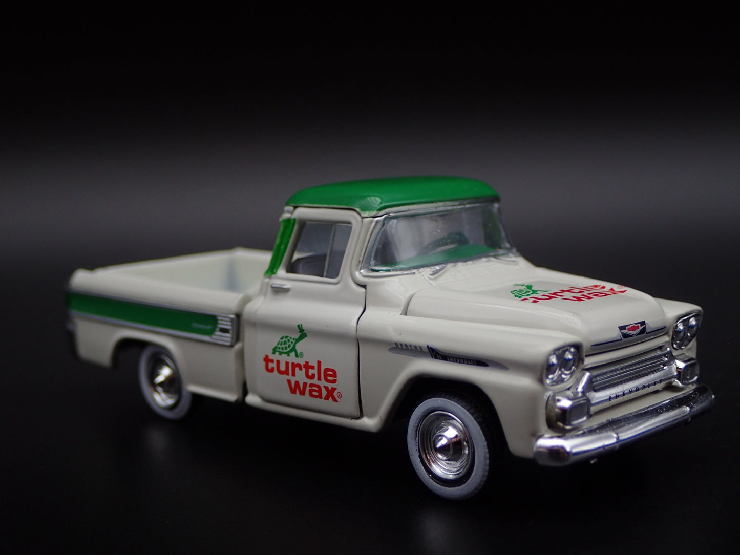 1958 58 CHEVY CHEVROLET APACHE CAMEO PICKUP TRUCK  1:64 SCALE DIECAST MODEL CAR