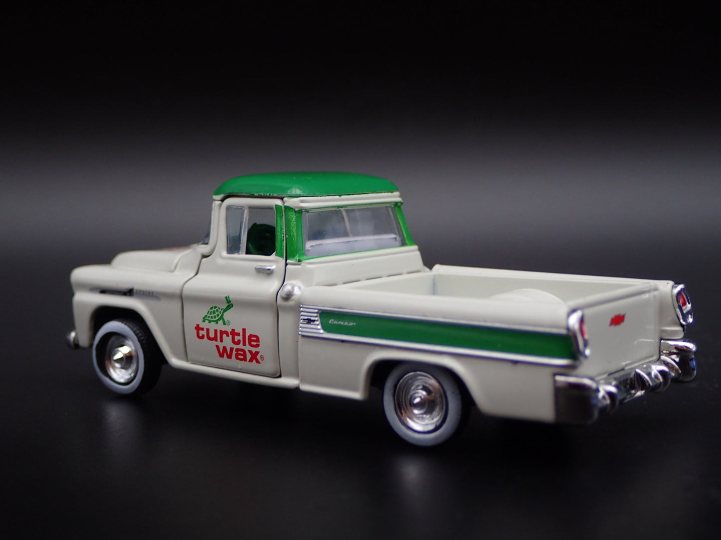 1958 58 CHEVY CHEVROLET APACHE CAMEO PICKUP TRUCK  1:64 SCALE DIECAST MODEL CAR