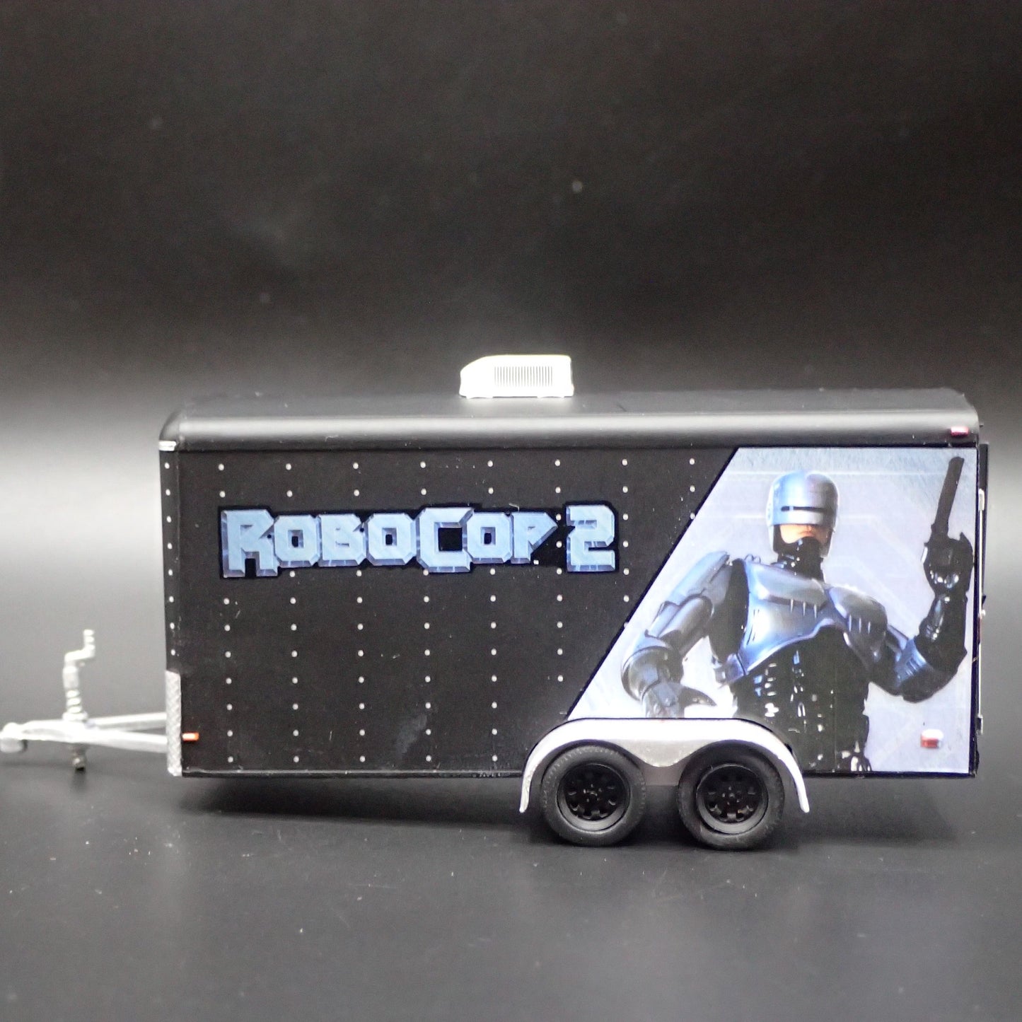 ROBOCOP 2 ENCLOSED CAR TOY HAULER TRAILER OPENING DOOR 1:64 SCALE DIORAMA MODEL
