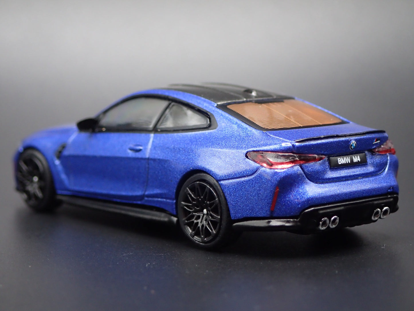 2020-2025 BMW M4 M PERFORMANCE G82 BLUE 1:64 SCALE DIORAMA DIECAST MODEL CAR