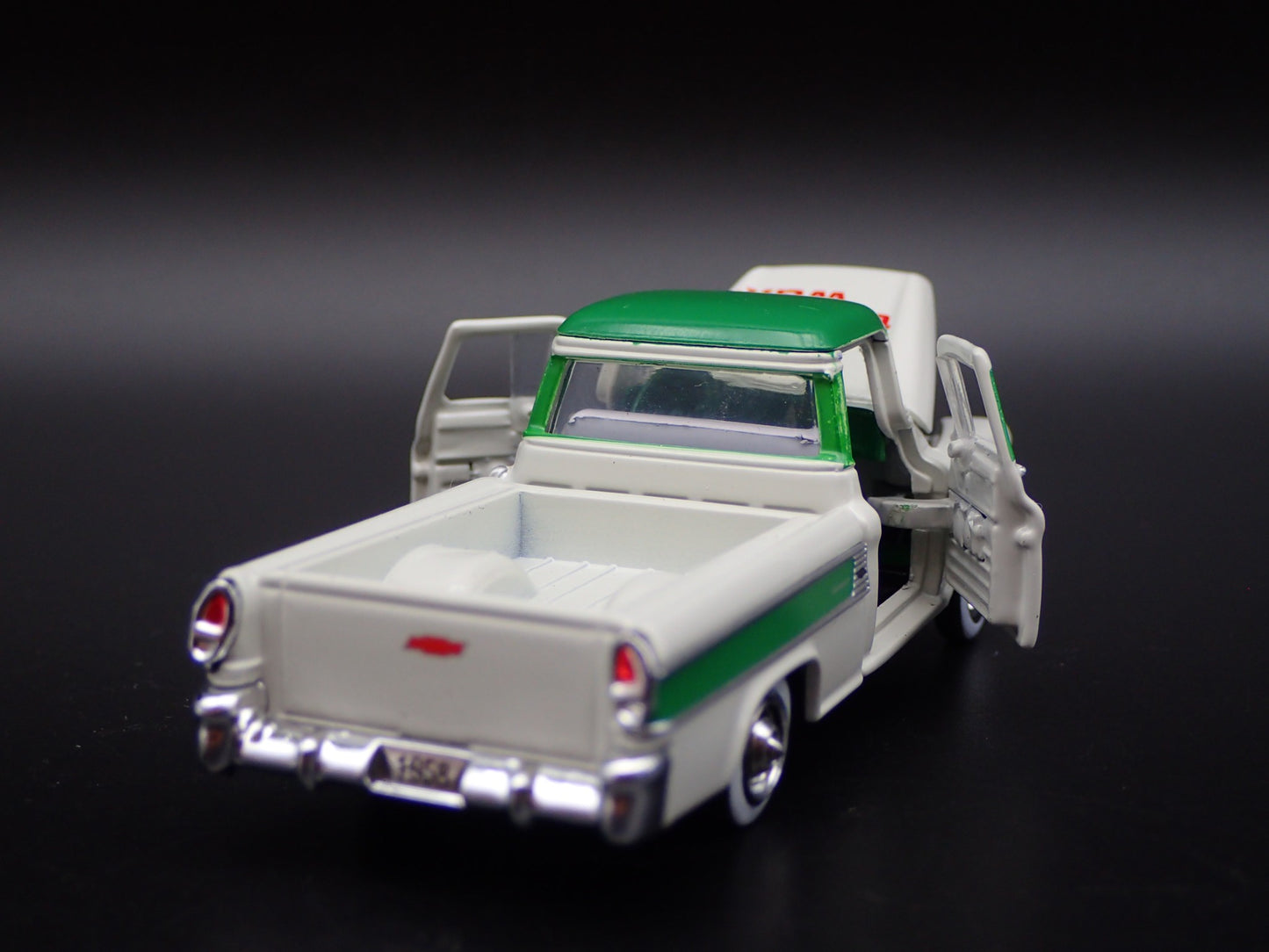 1958 58 CHEVY CHEVROLET APACHE CAMEO PICKUP TRUCK  1:64 SCALE DIECAST MODEL CAR